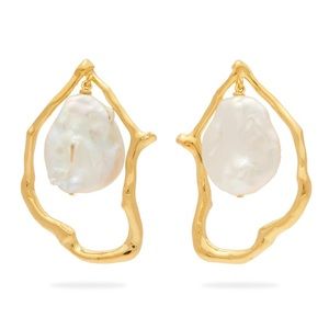 Lizzie Fortunato formation pearl drop earrings